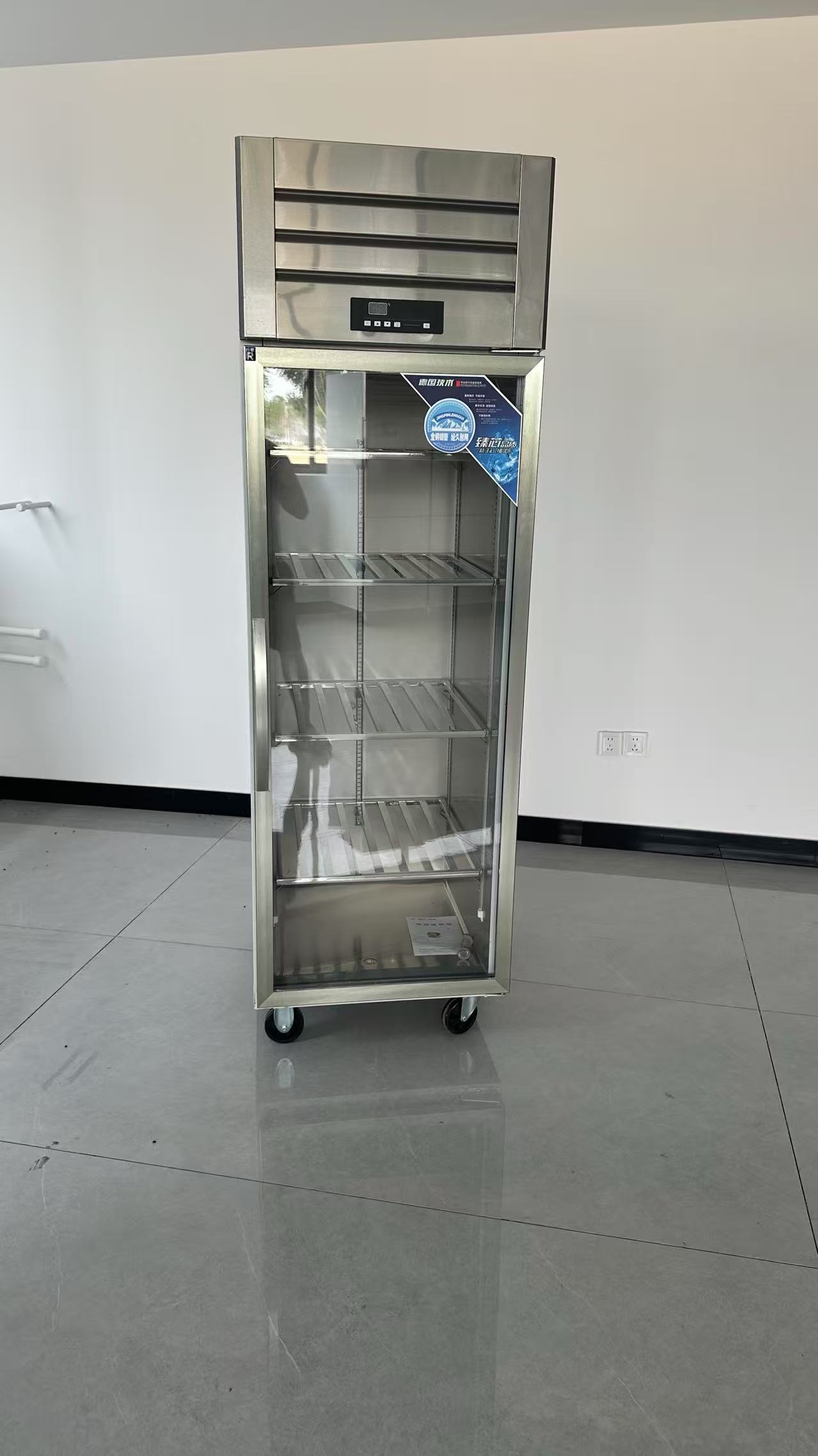 ตู้แช่แข็งสแตนเลสแบบตั้งตรง 6  - Commercial Kitchen Fridge บทวิจารณ์และราคา